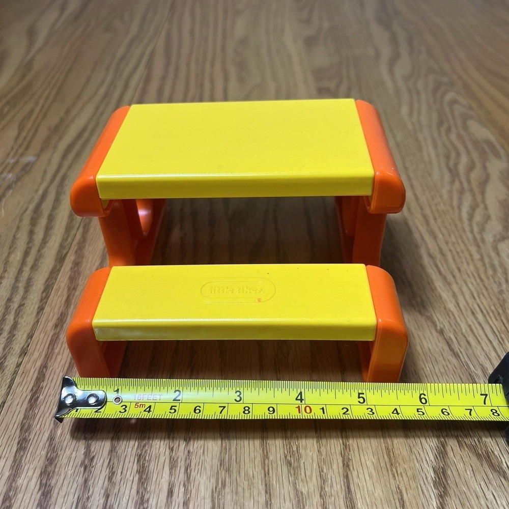 Little Tikes Vintage Dollhouse Patio Furniture Table & 2 Yellow Chairs Picnic - Picture 8 of 12